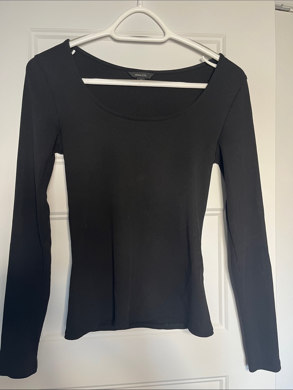 Black Scoop Neck Long-Sleeve Ribbed Top